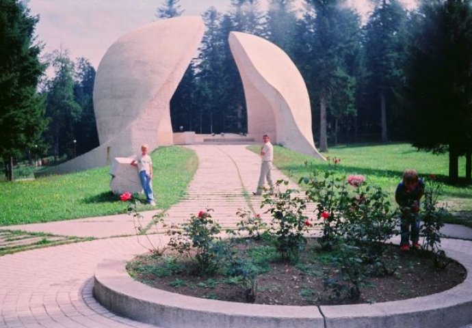 Spomenici NOR-a (FOTO)