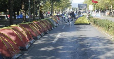 Crna Gora: Prilikom uklanjanja bine i šatora DF-a povrijeđeno šest policajaca, uhapšeno 11 lica