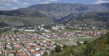 Općinski odbori SDA, SDP, SBB osudili skrnavljenje spomenika u Stocu 