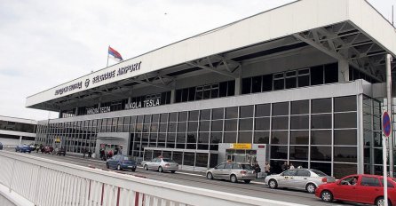 Avion prizemljen zbog nedoličnog ponašanja pijanog putnika