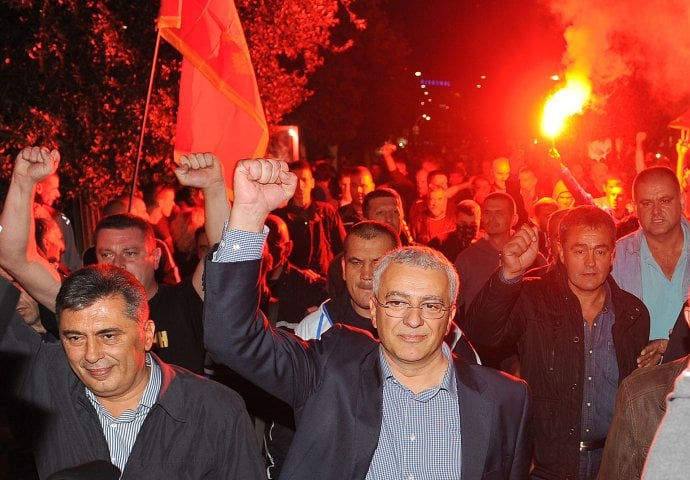 "Milo, lopove", "Gotov je": Hiljade ljudi na protestima, Đukanović napustio zemlju