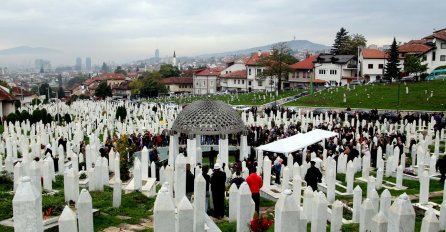 Fatihom, cvijećem i lijepim riječima obilježena 12. godišnjica od smrti Alije Izetbegovića