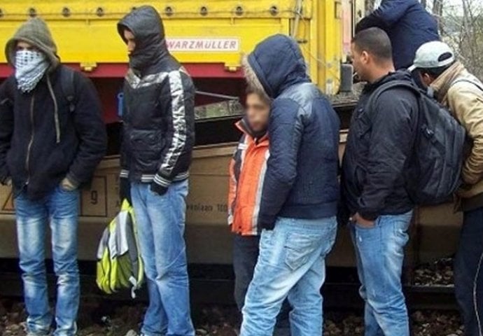 Uhapšena grupa koja je krijumčarila migrante preko Srbije za 4.000 eura