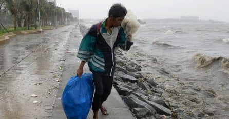  Tajfun Koppu na Filipinima ugrožava više od 200.000 stanovnika