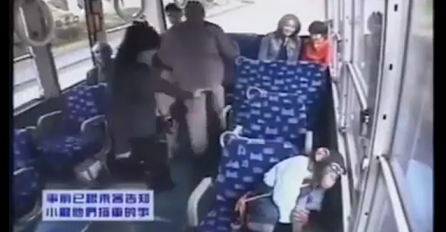 Ovaj bonton mnogi ljudi ne usvoje za cijeli život a majmun je usvojio za par minuta (VIDEO)