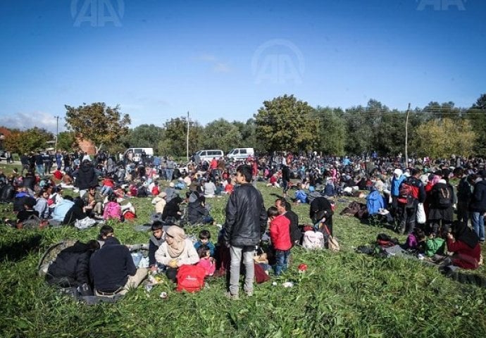 Najmanje 120.000 ljudi raseljeno od početka oktobra: Potrebni šatori, osnovne kućne potrepštine...