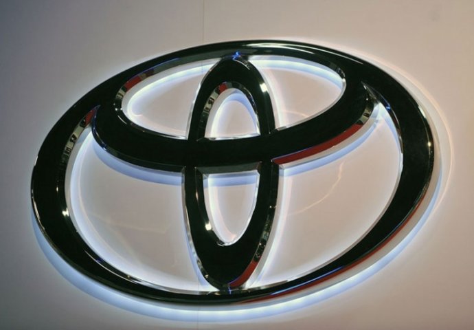 Toyota povlači 6,5 miliona auta zbog prekidača stakala