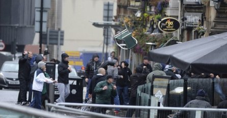 Pogledajte tuču u centru Manchestera u kojoj su se najmanje koristile šake