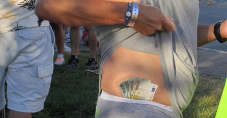 Ugostitelj zamolio goste da ne plaćaju račun novcem koji vade iz donjeg veša