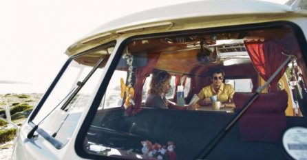 Radi u jednoj od najpoznatijih kompanija, a živi u kombiju: Razlog će vas zaprepastiti! 