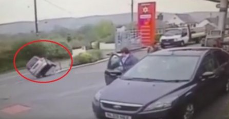 Kada žena vozi: Objasnila kako automobil može ići na samo dva točka (VIDEO) 