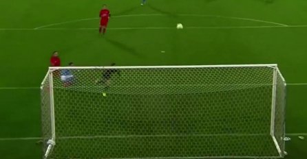 Mat u dva poteza: Lopta sa pola terena i Callejonov akrobatski gol