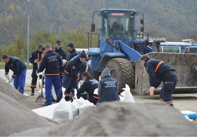 Bosanska Otoka: U toku uklanjanje bombe od 248 kilograma