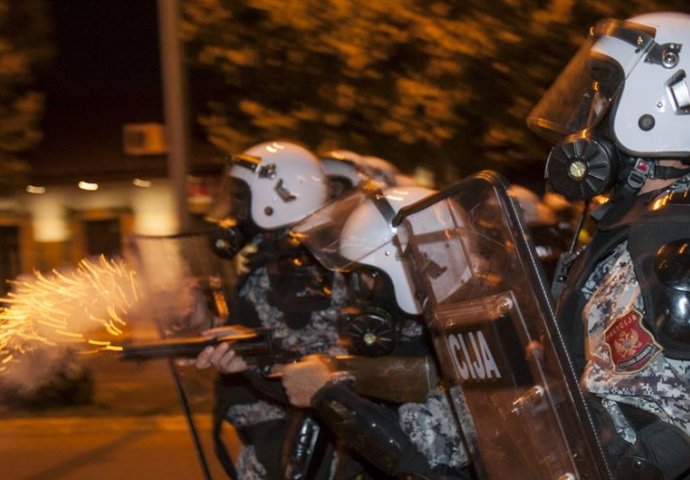 Podgorica: Tokom protesta povrijeđeno 15 policajaca i 24 građanina