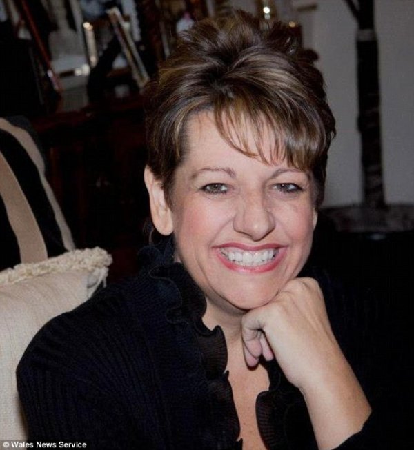 article-2331960-1a08c909000005dc-779-634x689