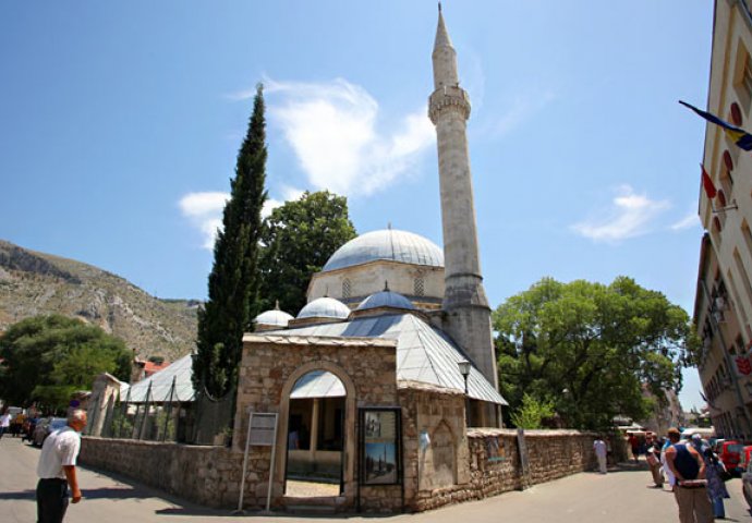 Karađoz Bey Mosque, Mostar