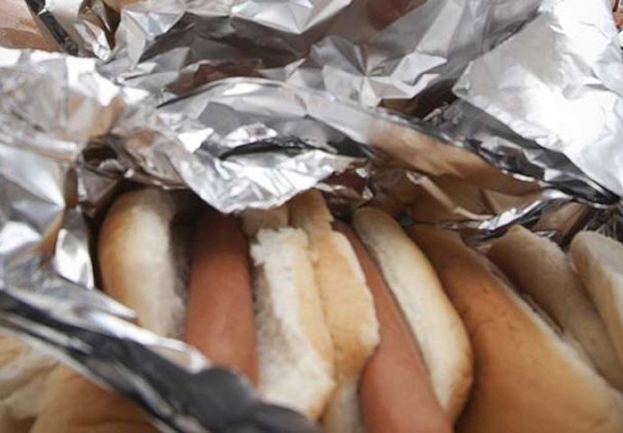 ŠOKANTNI REZULTATI ANALIZE: U hot dogu pronašli tragove ljudske DNK