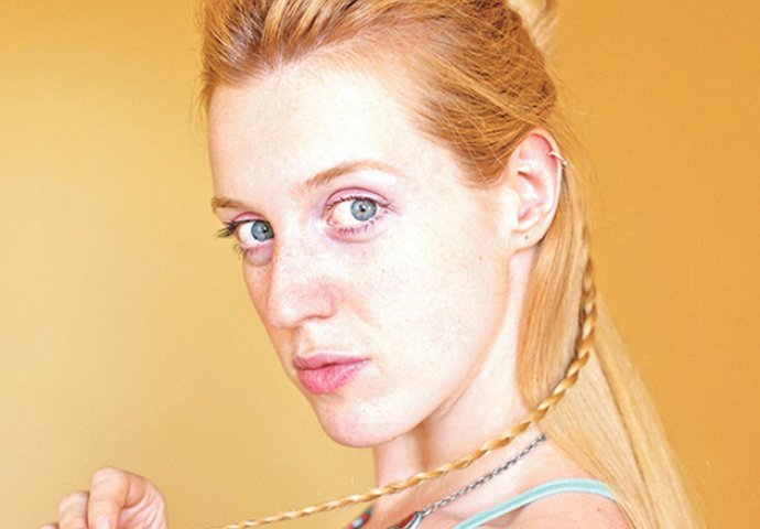 Drage dame, odvojite 5 minuta i napravite frizuru jednaku onoj iz frizerskog salona