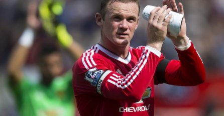 Da li je Rooney efikasniji kao napadač ili kao vezni igrač?