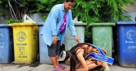 Misica na koljenima ljubi majci stopala - a razlog je prava lekcija za sve