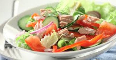 Ukusna salata s tunjevinom