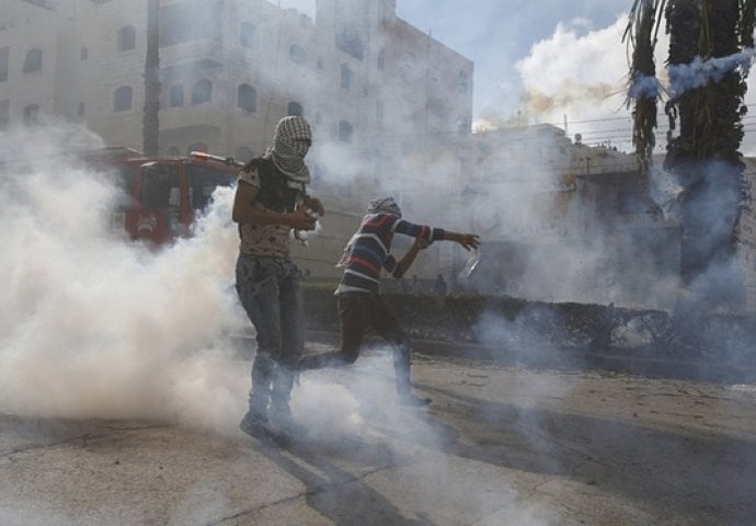 Palestinska beba preminula uslijed udisanja suzavca koji su bacile izraelske trupe