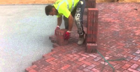 Ono što je Bolt u trčanju, to je ovaj radnik u postavljanju cigli (VIDEO)