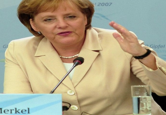 Merkel: Tenzija već ima, opasnost od oružanih sukoba na Balkanu