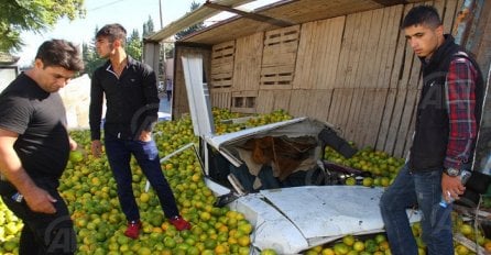 Nakon sudara, mandarine zatrpale vozača automobila