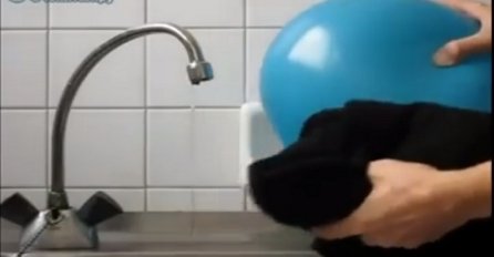 Istrljao je balon i stavio ga pod vodu, evo šta se desilo! (VIDEO)