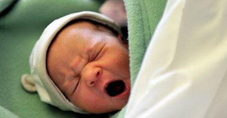 Postala je baka sa 29 godina, a njen 14-godišnji sin otac