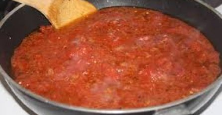 (VIDEO) Pogledajte koji je tajni sastojak za najukusniji paradajz sos