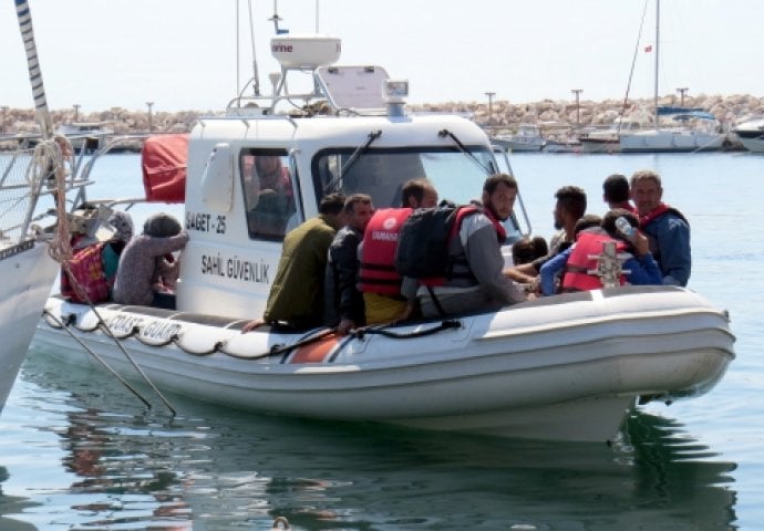  Turska obalna straža privela 93 migranta zbog pokušaja odlaska u Grčku