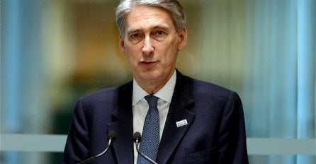 Hammond: Samo Putin ima moć da ubijedi Assada u nešto