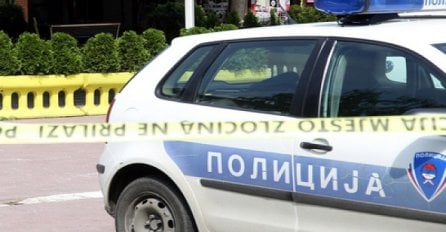 Prilikom pretresa pronađene 22 bombe, puške i pištolj