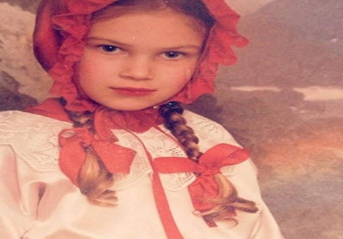 Dobro pogledajte, ona je danas izrazito poznata glumica! 