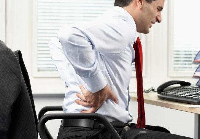 KAKO ISPRAVNO SJEDITI: Većina ovako sjedi, a to uzrokuje barem četiri zdravstvena problema