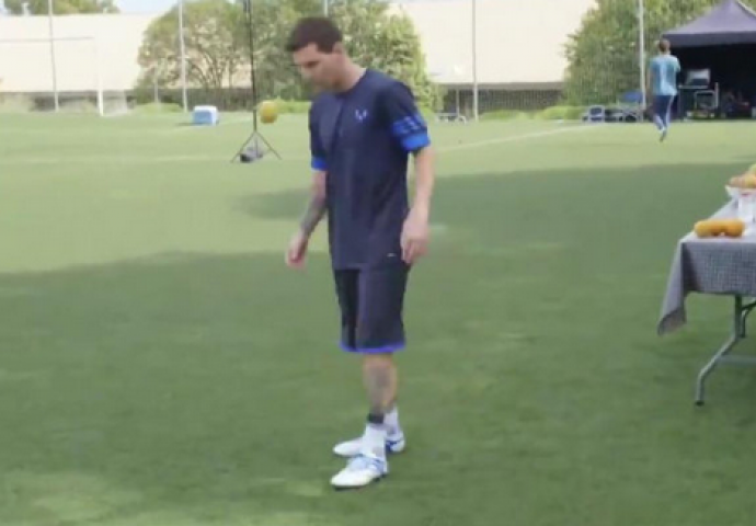 Messi se oporavlja tako što žonglira narandžu!?