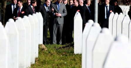 Vučić: "Način na koji sam pognuo glavu sve govori"