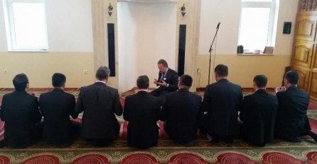 U Srebrenici akšam namaz predvodio Bakir Izetbegović (FOTO)