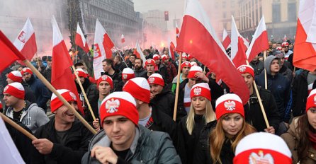 Skoro 50 hiljada ljudi na protestima u Varšavi: Spaljena zastava EU