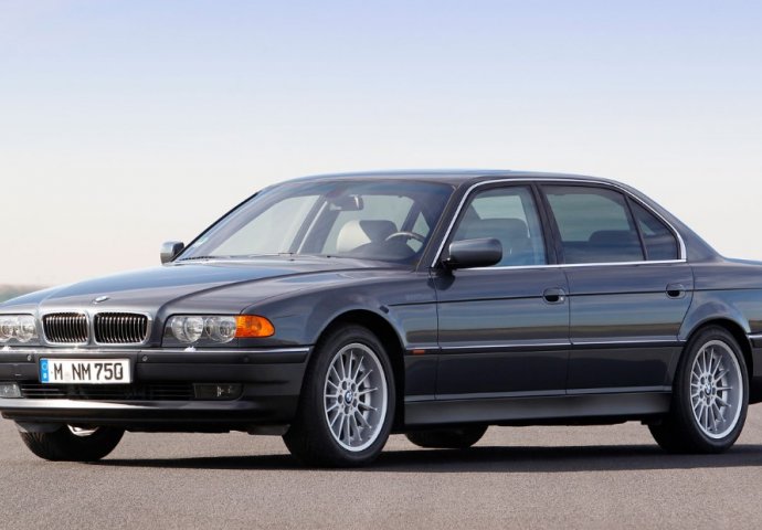 Pogledajte koje je automobile vozio James Bond