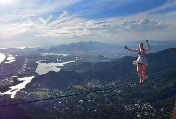 fejt-diki-roze-stikle-litica-konopac-hodanje-po-zici-foto-profimedia-1447270211-782569