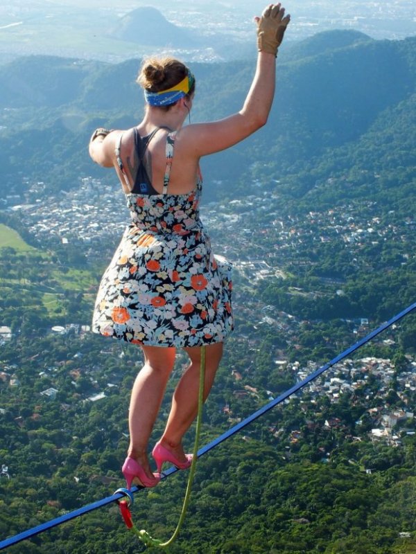 fejt-diki-roze-stikle-litica-konopac-hodanje-po-zici-foto-profimedia-1447270211-782571