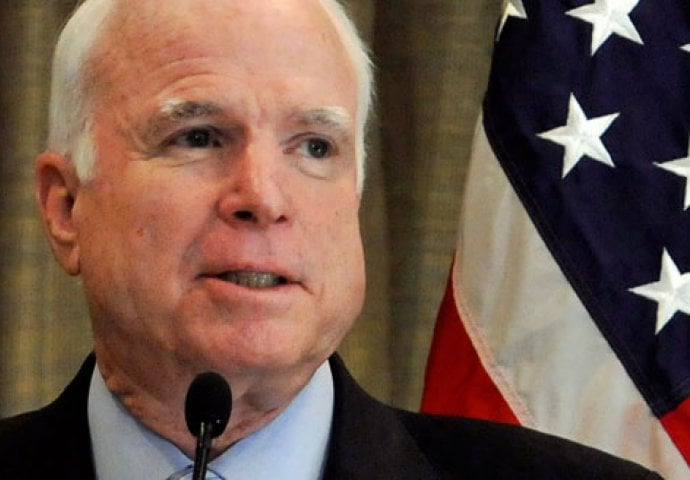 McCain: Šta američki brodovi rade u Južnokineskom moru?