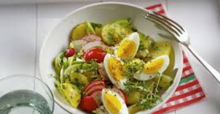 Salata s krompirom i jajima