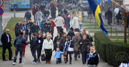 ''Idemo ludo, idemo jako'' Zenica u žuto-plavim bojama