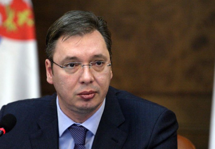 "Vučić za razliku od Pajtića nije lopov"