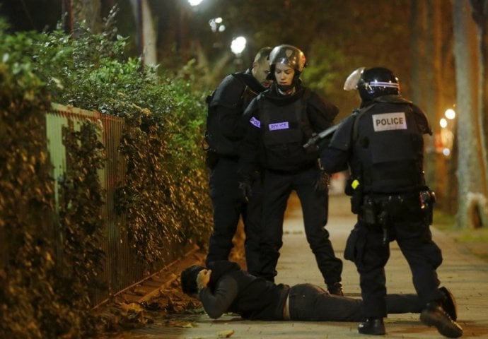 Francuska na nogama: 30.000 policajaca na ulicama Pariza, teroristi bili 'domaći'