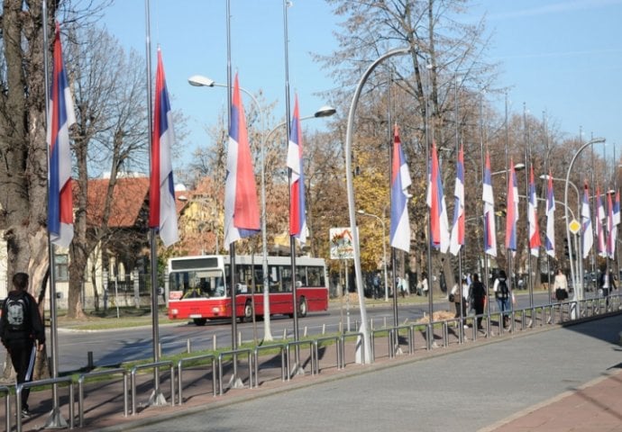 Pojačane mjere bezbjednosti: Transporter kružio ulicama Sarajeva